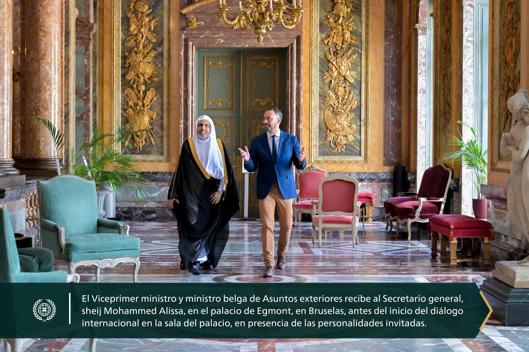 El ministerio de Asuntos exteriores de Bélgica organizó, en el palacio de Egmont, en la capital, Bruselas, una mesa redonda con el Secretario general y presidente del Consejo de Ulemas, sheij Mohammed Alissa