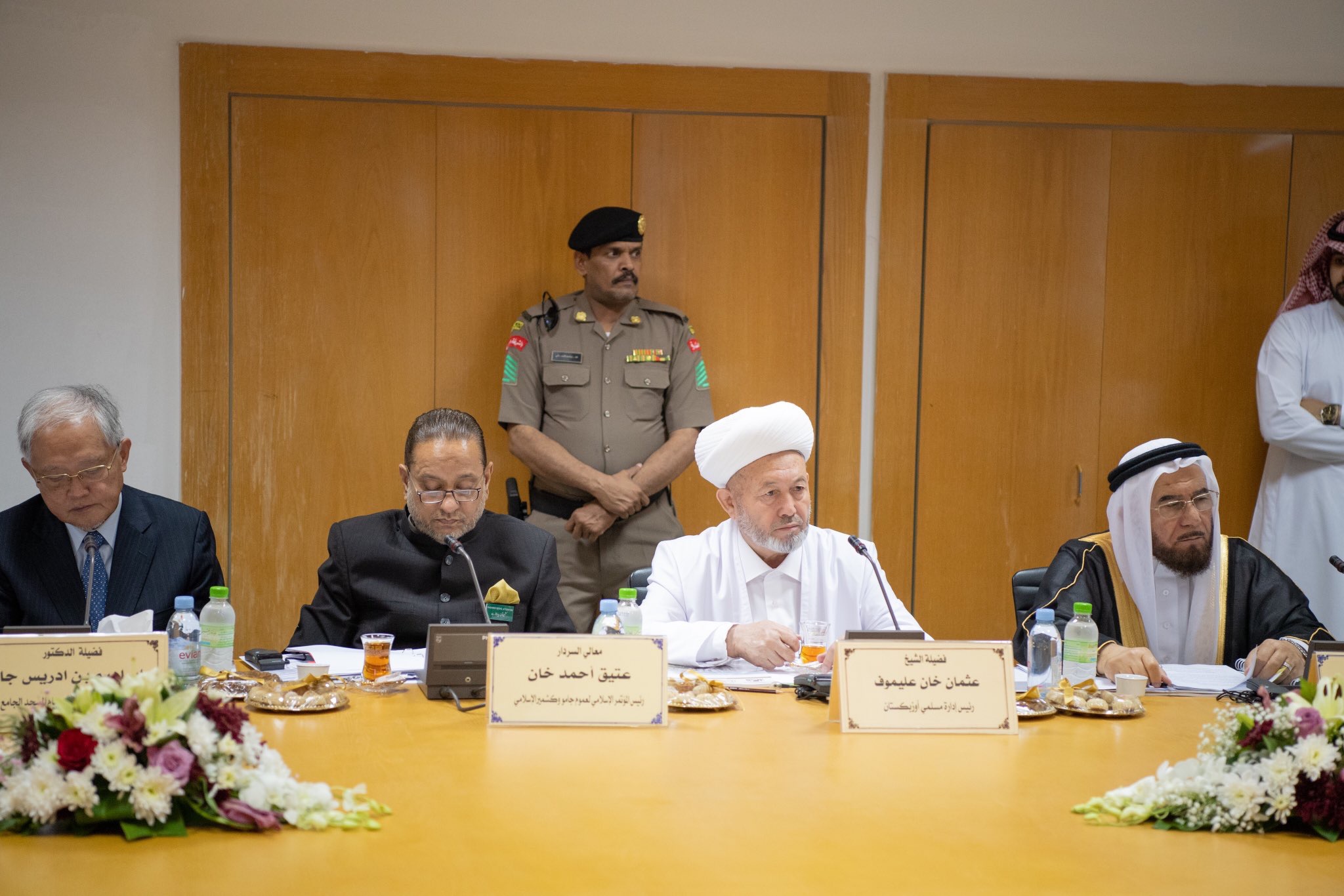 En présence du Grand Mufti d’Arabie Saoudite la 43eme session du Conseil Suprême de la Ligue s’est déroulée ce matin à la Ligue islamique mondiale à la Mecque