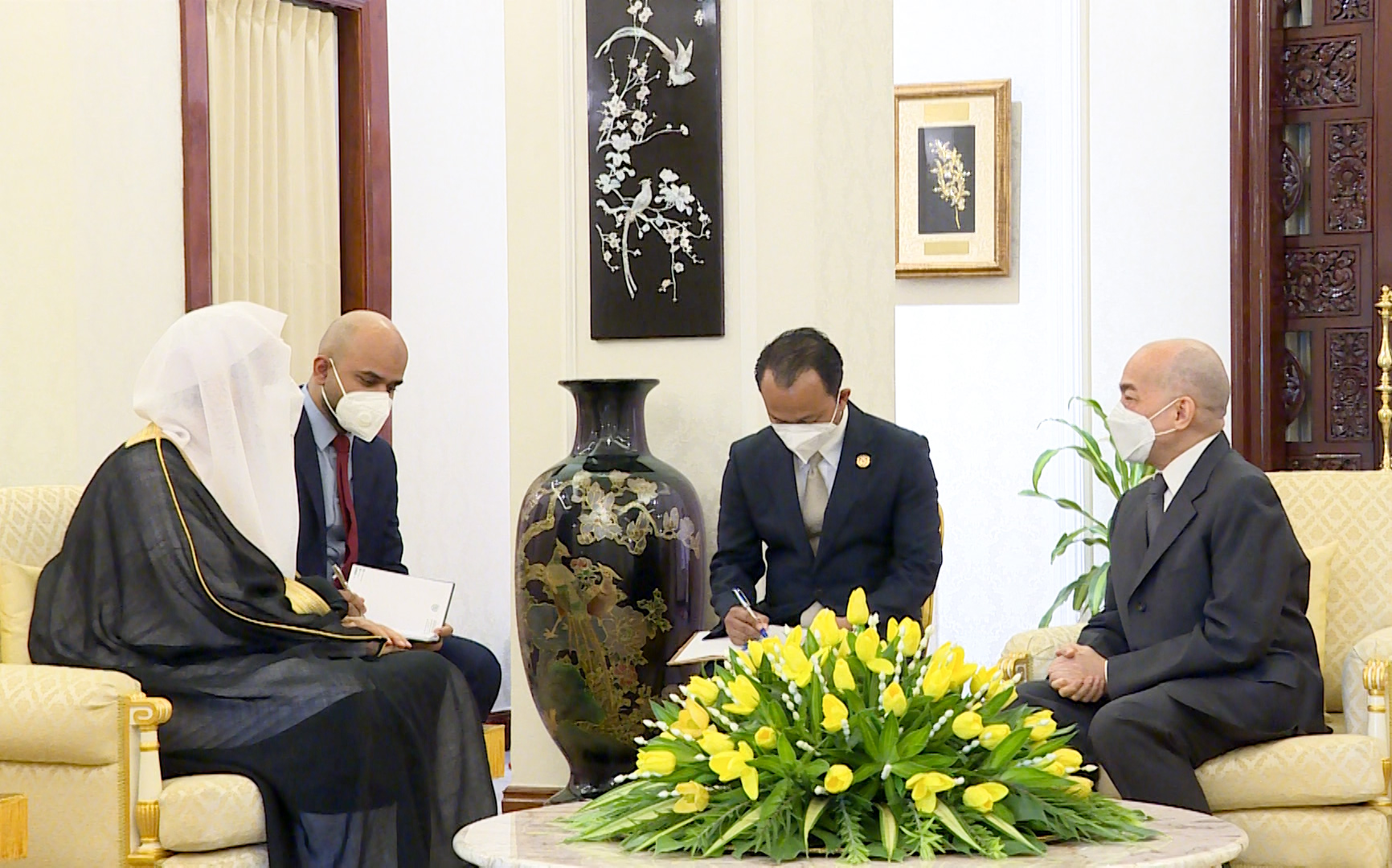 His Majesty the King of Cambodia King Sihamoni received His Excellency the Secretary-General Sheikh Dr.Mohammad Alissa.
