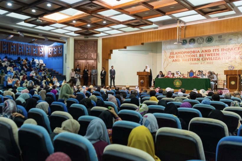 رابطہ عالم اسلامی نے سیرت کے مطالعہ اور اس پر غور وفکر کے لئے درجنوں اجتماعات کا انعقاد کیا۔رابطہ نے ان اجتماعات کے انعقاد کے لئے 50 سے زائد ممالک کے علمائے کرام،مفتیان عظام اور مذہبی رہنماؤں کو جمع کیا