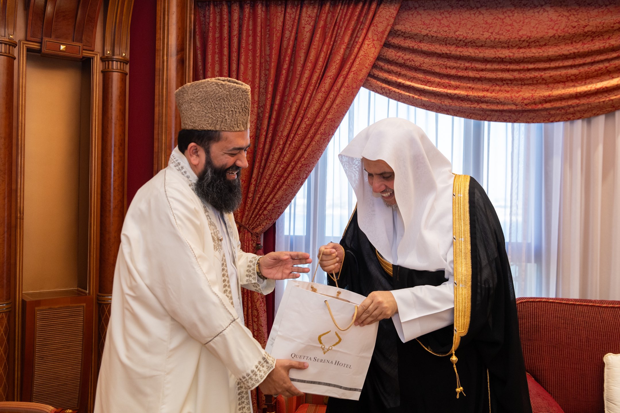 His Excellency Sheikh Dr. Mohammed Al-Issa, Secretary-General of the MWL and Chairman of the Organization of Muslim Scholars, met with His Eminence Sheikh Muhammad AbdulKhabeer Azad, the Grand Imam of Pakistan