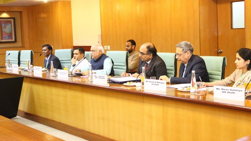 Yang Mulia Sekretaris Jenderal LMD, Ketua Asosiasi Ulama Muslim, Syekh Dr.Mohammad Al-issa, mengadakan pertemuan dengan Yang Mulia Presiden Dewan Hubungan Budaya India, Dr. Vinay Sahasrabuddhe, di ibu kota, New Delhi.