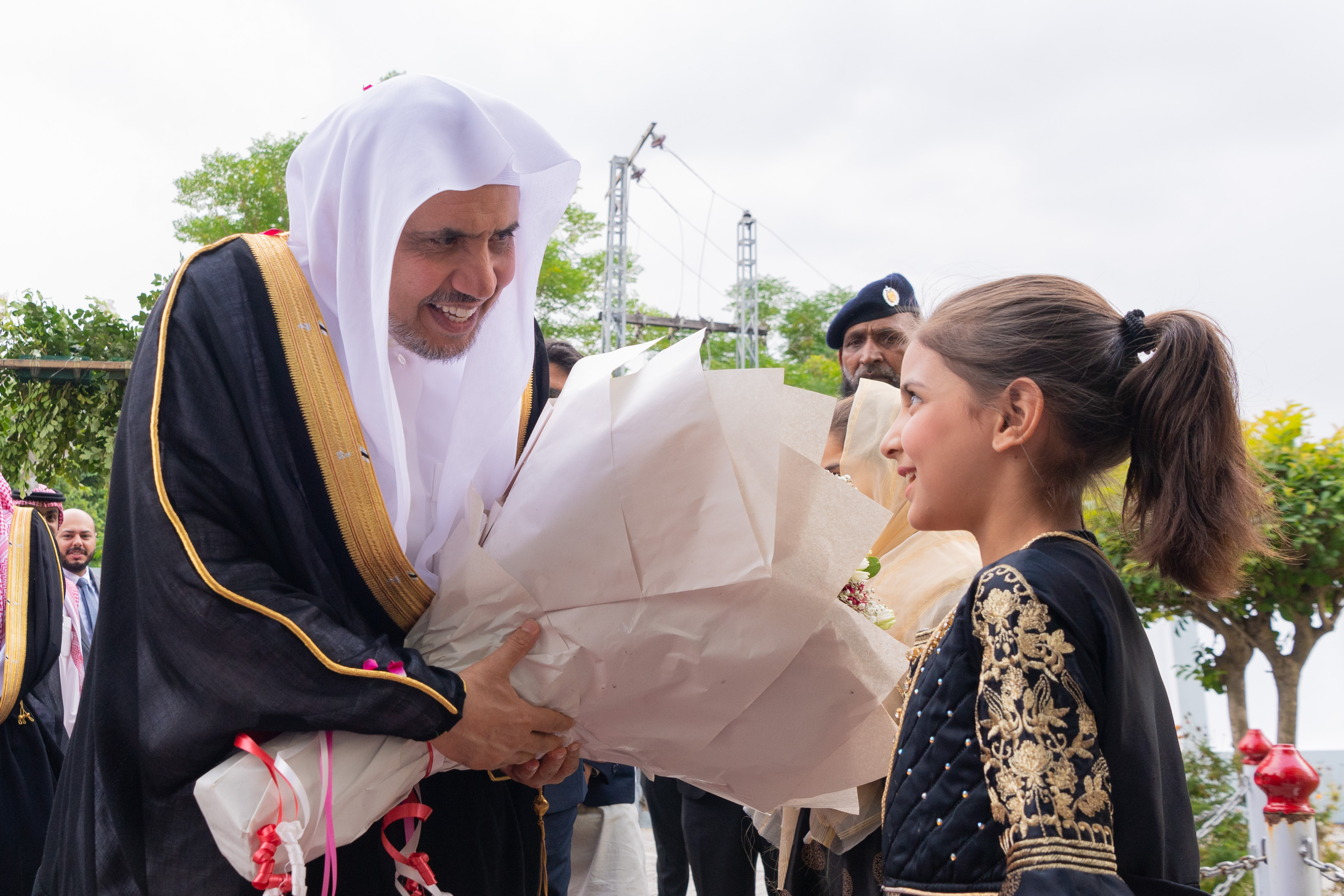 Cheikh Alissa inaugure la campagne d’aide. de la LIM à Islamabad pour le secours du peuple pakistanais