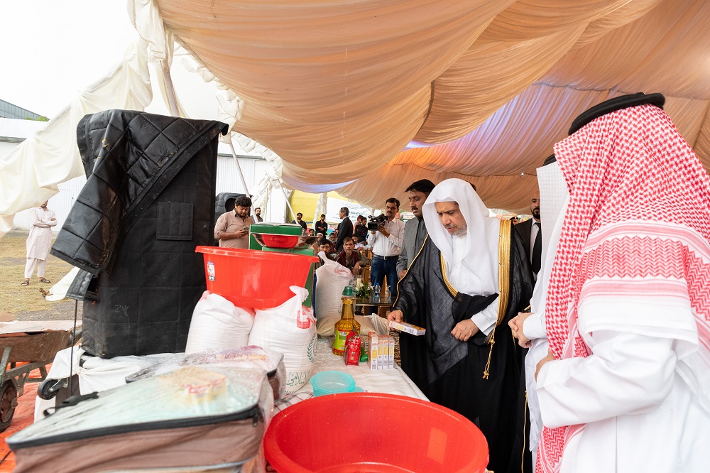 Cheikh Alissa inaugure la campagne d’aide. de la LIM à Islamabad pour le secours du peuple pakistanais