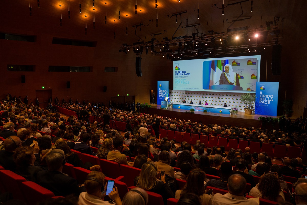In the opening session, Dr. Al-Issa delivers a speech of the representatives of the Islamic religion in the largest gathering of peace backed by the Vatican and with the participation of the Pope and the Italian and French presidents