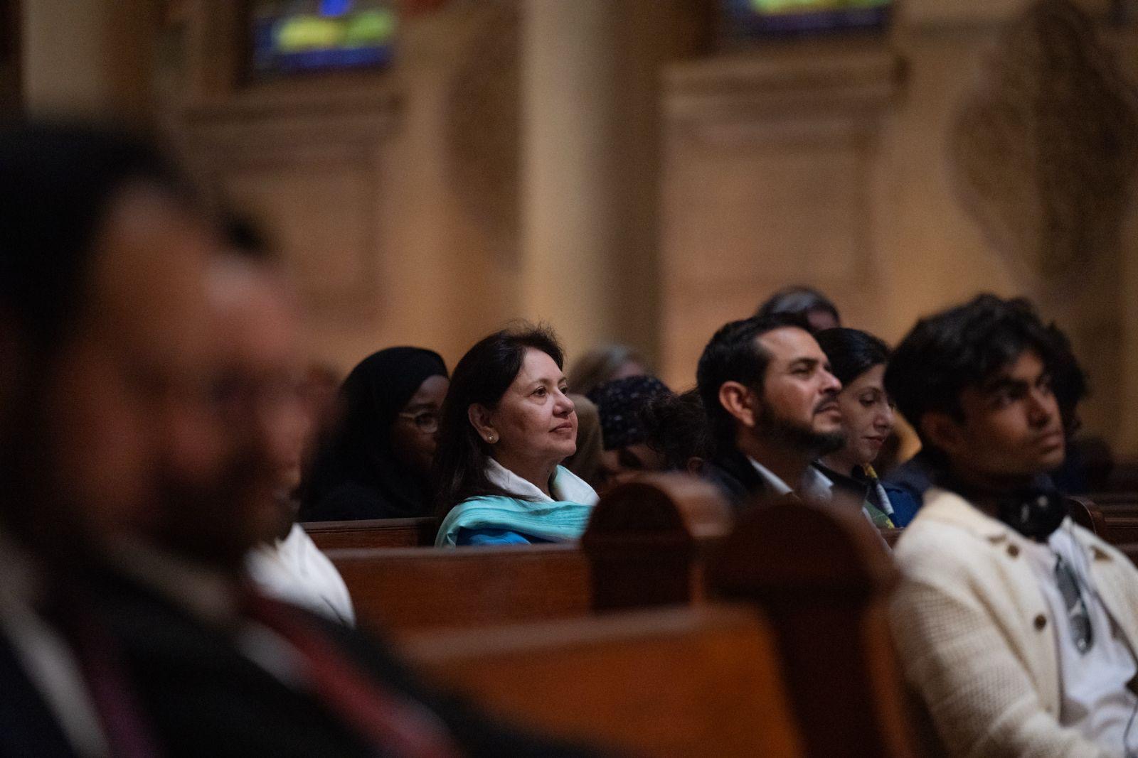 جامعہ کے اساتذہ، طلبہ اور مدعوین کی کثیر تعداد میں شرکت   امریکی جامعہ اسٹینفورڈ کی جانب سے رابطہ عالم اسلامی کے سیکرٹری جنرل کی میزبانی میں ایک لیکچر کا اہتمام  - لیکچر میں متعدد اسلامی اقدار کی تفصیلی وضاحت اور اسلامی پہلوؤں سے متعلق کئی تصورات کو واضح کیا گیا  - لیکچر کو جامعہ کی طرف سے کتابی شکل میں شائع کرنے کی تجویز   25 طلبہ نے ”میثاق مکہ مکرمہ“ کی شقوں پر مبنی اپنے پروجیکٹ کو پیش کیا   کیلیفورنیا: امریکہ کی ممتاز یونیورسٹی اسٹینفورڈ نے سیکرٹری جنرل رابطہ اور چیئرمین مسلم علماء کونسل، عزت مآب شیخ ڈا