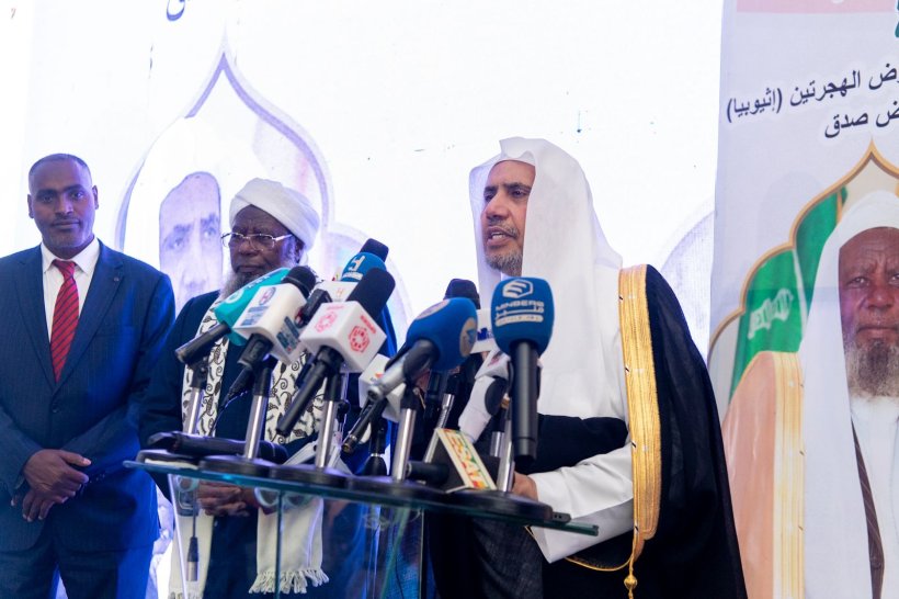 إحياءً لذكرى الملك العادل.. د.العيسى يعلن مبادرة رابطة العالم الإسلامي لإنشاء مسجد النجاشي في إثيوبيا