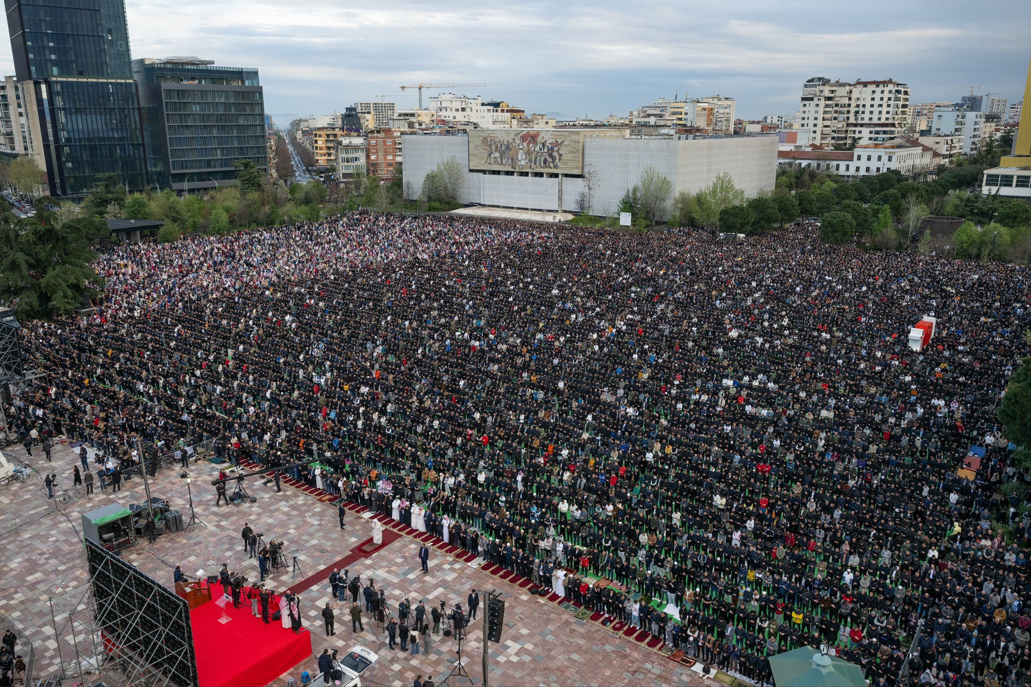 رابطة العالم الإسلامي حُضورٌ فاعلٌ مع المُجتمعات الإسلامية حول العالم.