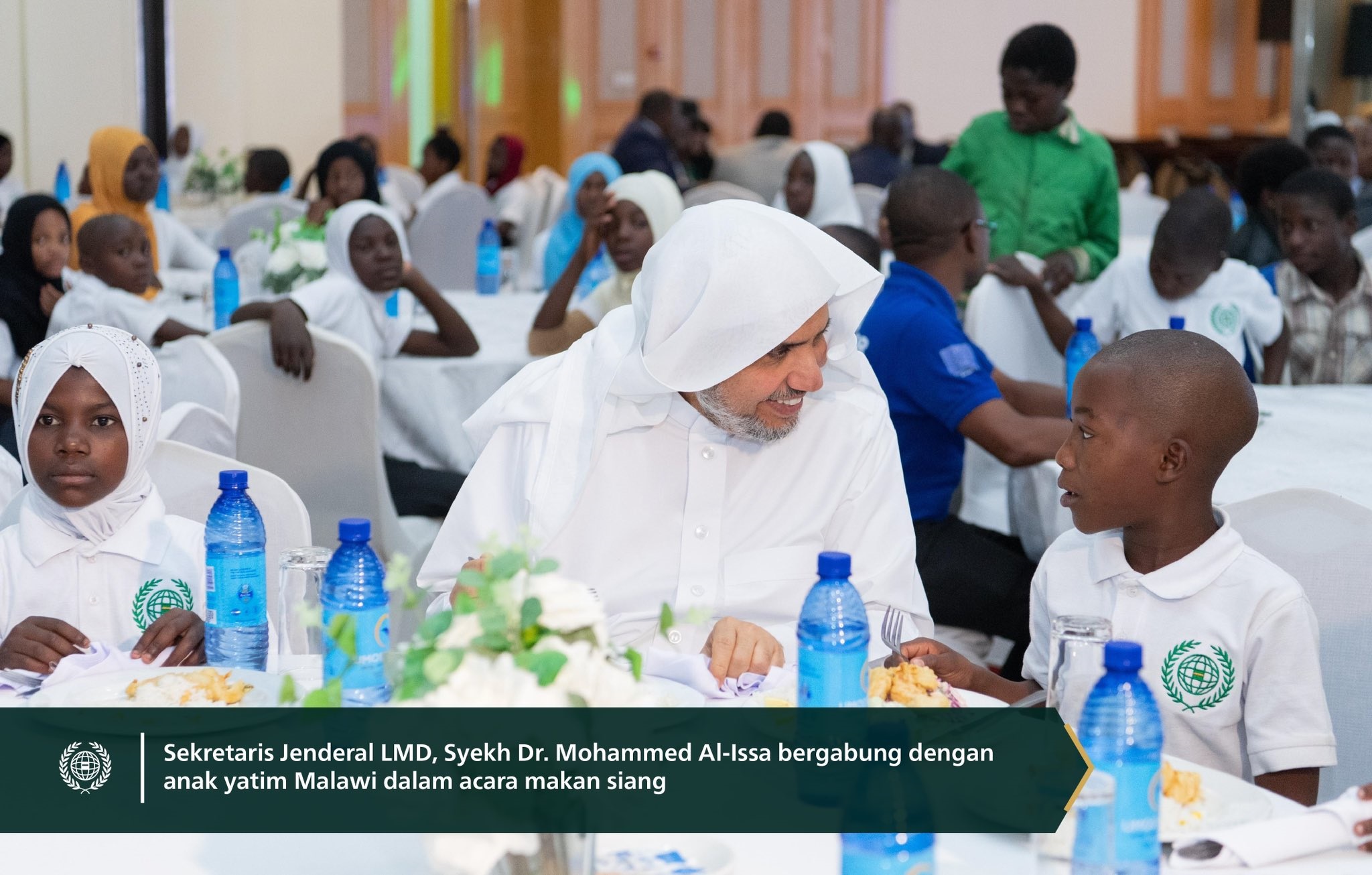 Yang Mulia Sekretaris Jenderal LMD, Syekh Dr. MohammedAlissa, pada acara santunan anak yatim piatu di Republik Malawi