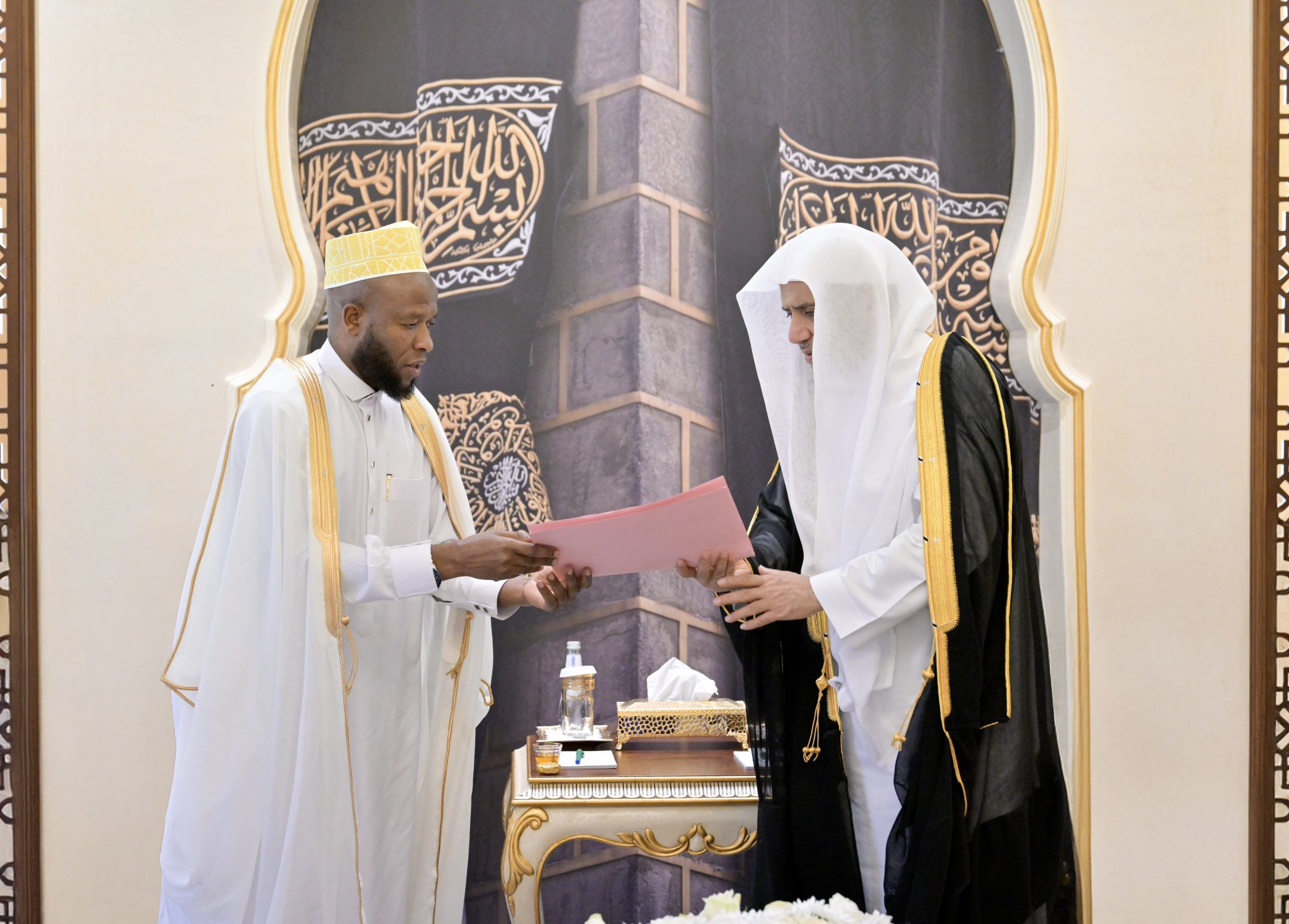 el Sheij Mohammed Alissa , recibió en La Meca al Gran Imán de Asuntos Islámicos y Muftí General de la República de Burundi
