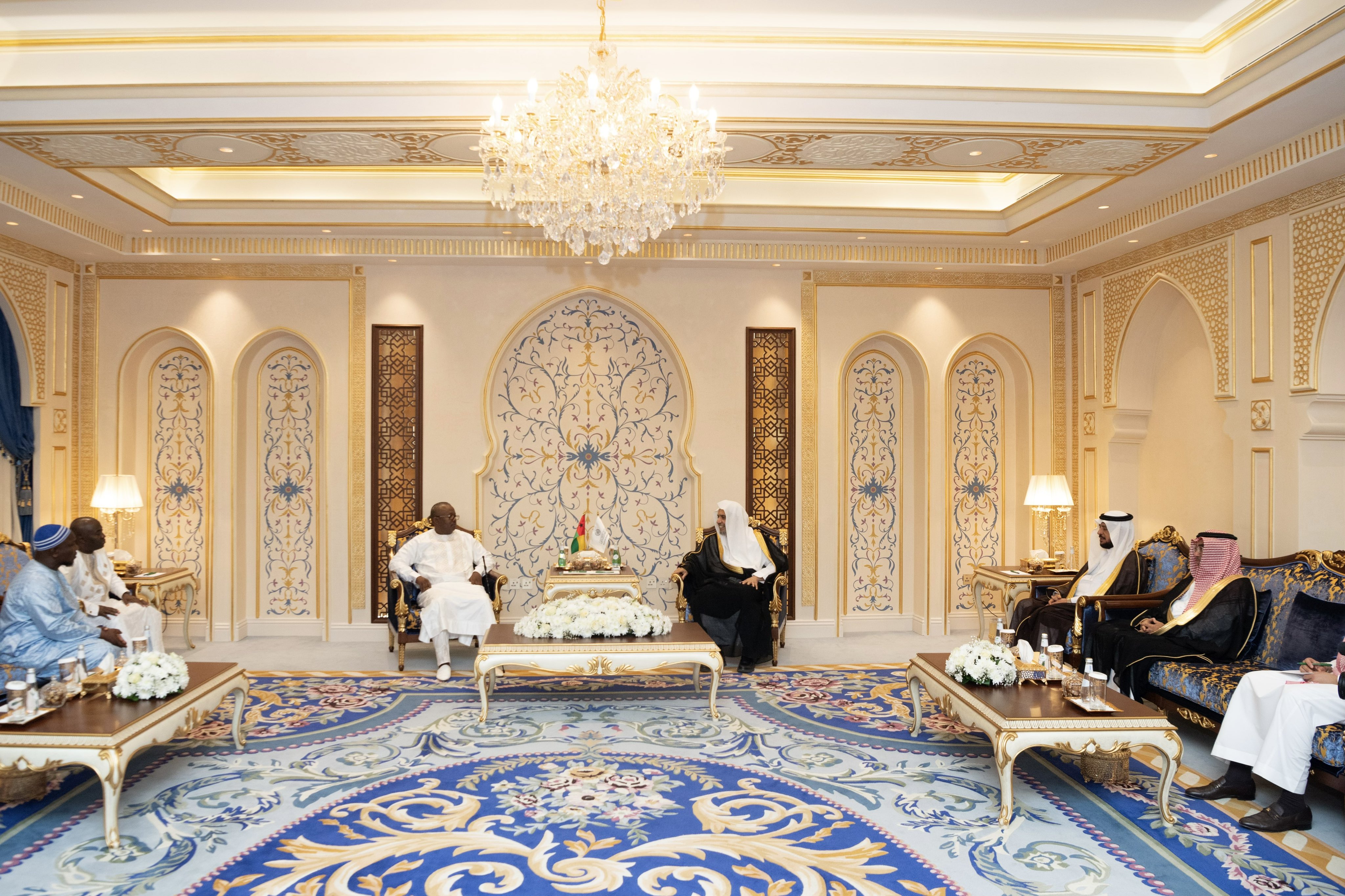 دیشب ما در سازمان همبستگی جهان اسلام، از دیدار جناب آقای عمر سیسوکو آمبالو رئیس جمهور گینه بیسائو ، و بازدید وی از پایگاه سازمان همبستگی جهان اسلام در مکه مکرمه