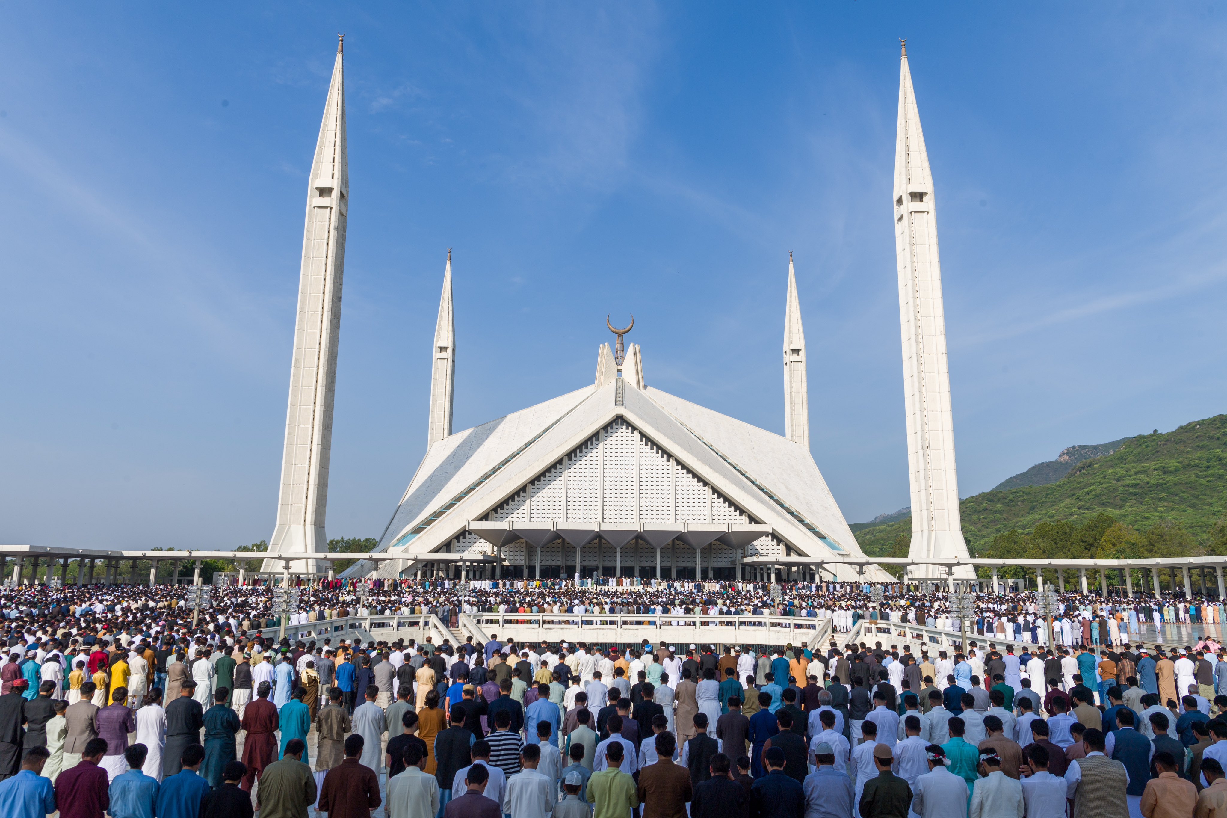 Por invitación oficial del Primer Ministro de Pakistán para pronunciar el sermón del Aïd ElFitr en la Mezquita del Rey Faisal en Islamabad
