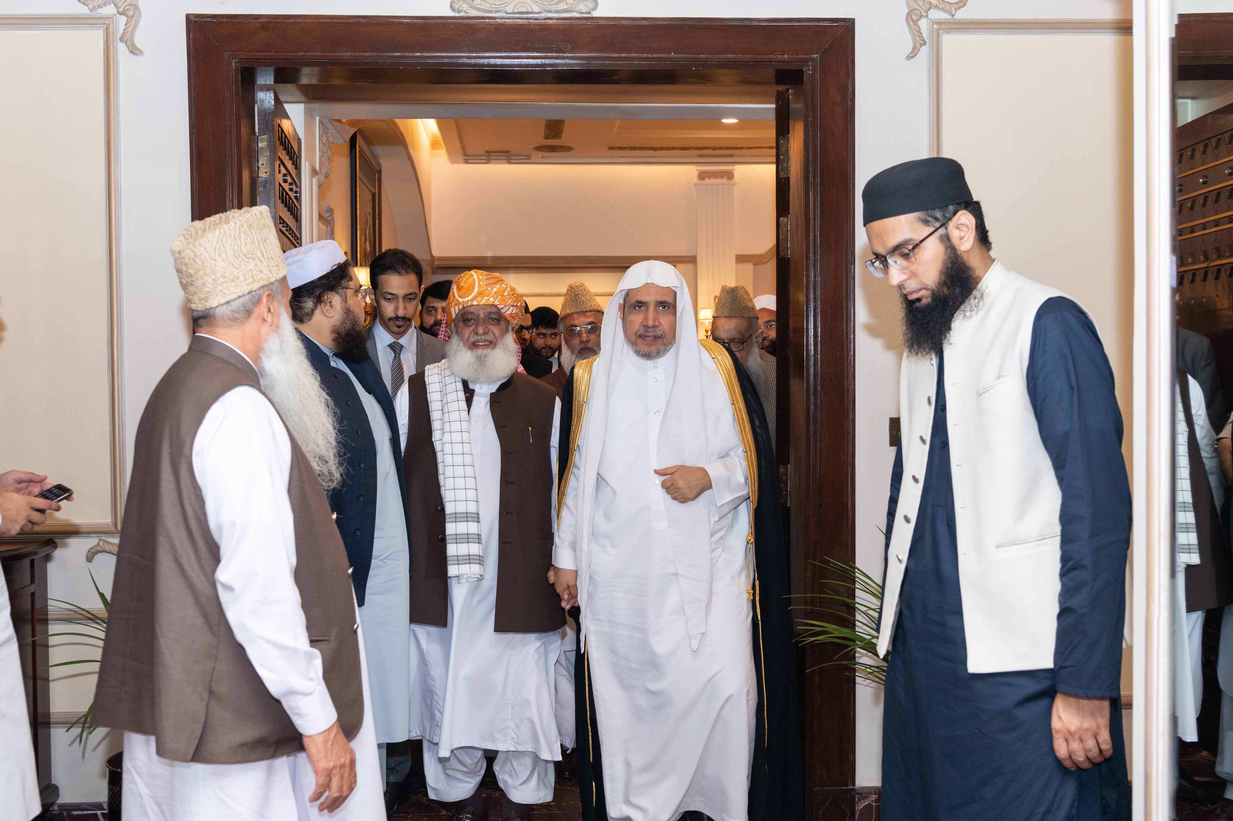 پاکستان کے علمائے کرام نے اسلام آباد میں اپنے پہلے فورم میں غزہ کی حمایت کے لئے رابطہ عالم اسلامی کی کردار کو سراہتے ہوئے اسے تاریخی اسلامی موقف قرار دیا ہے