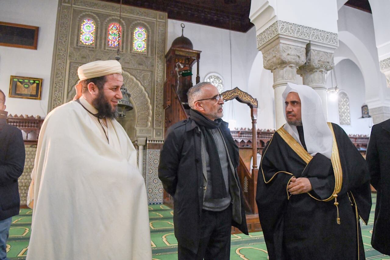 معالي الأمين العام يلتقي عميد المعهد الإسلامي بباريس الدكتور: دليل أبو بكر وعدداً من العلماء والمفكرين