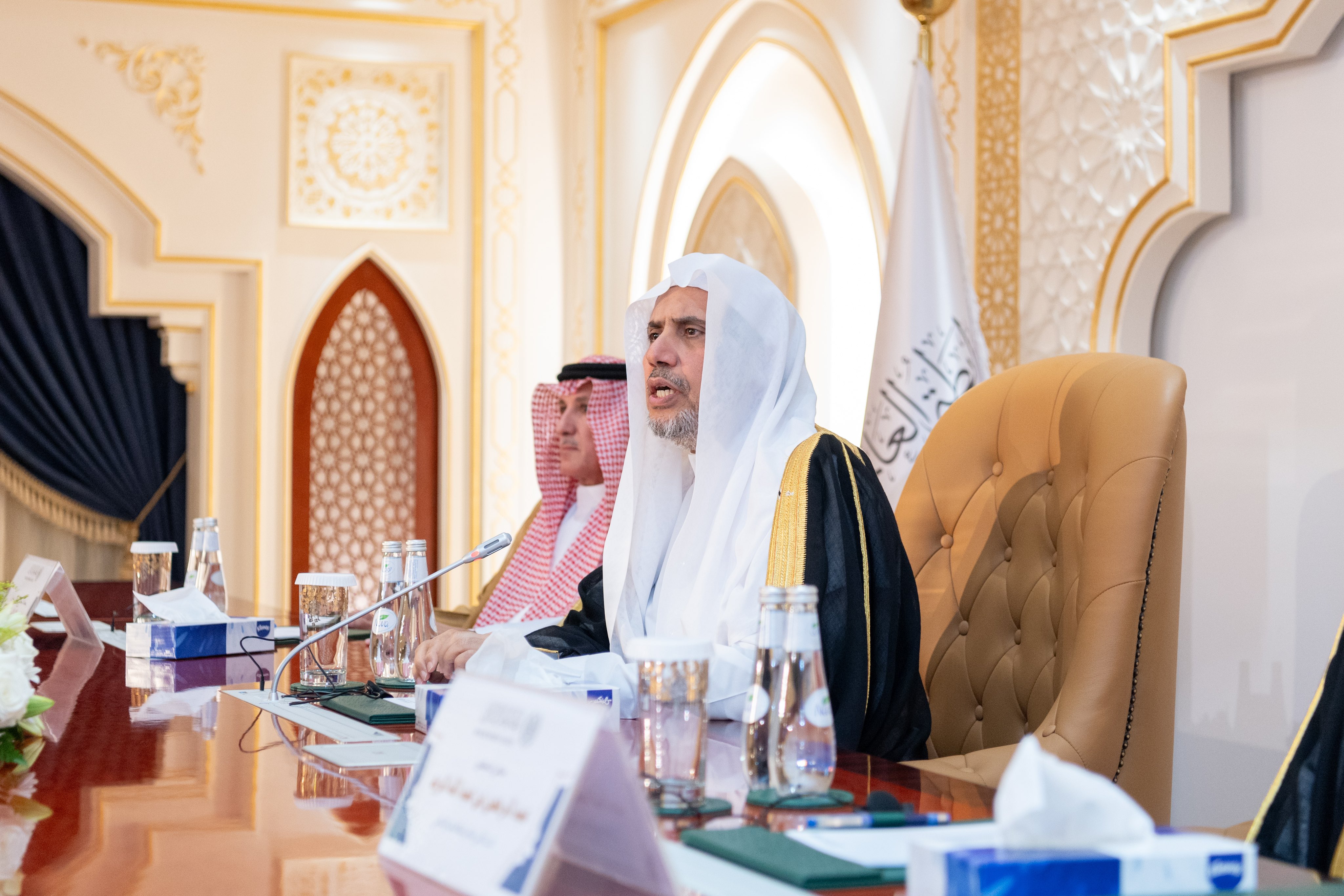 Durante un foro de diálogo con el Sheij Mohammed Al-Issa sobre varias cuestiones islámicas e internacionales
