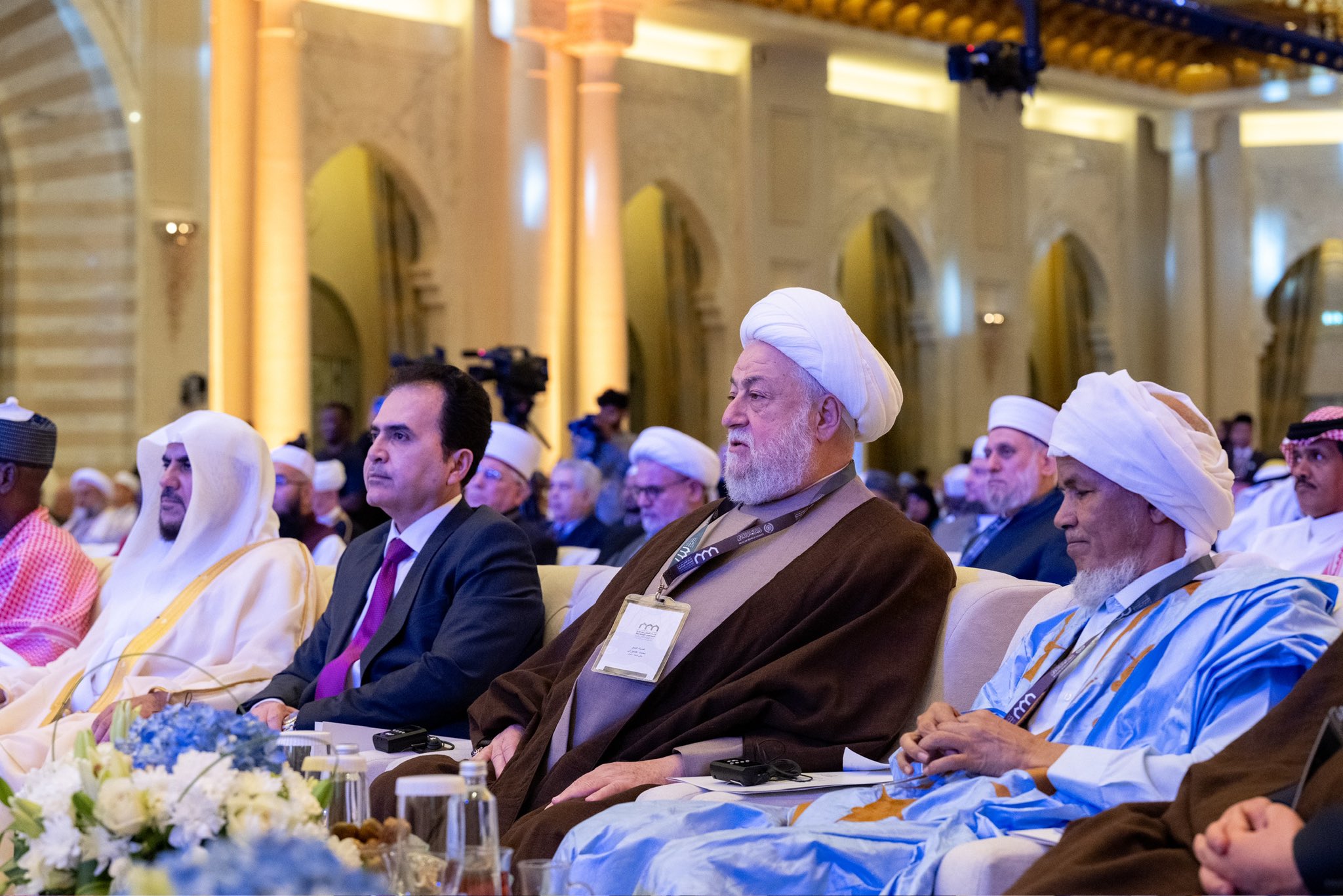 جناب دبیرکل و رئیس انجمن علمای مسلمان، آقای دکتر شیخ محمد العیسی در نشست افتتاحیه کنفرانس ایجاد پل های ارتباطی میان مذاهب اسلامی: