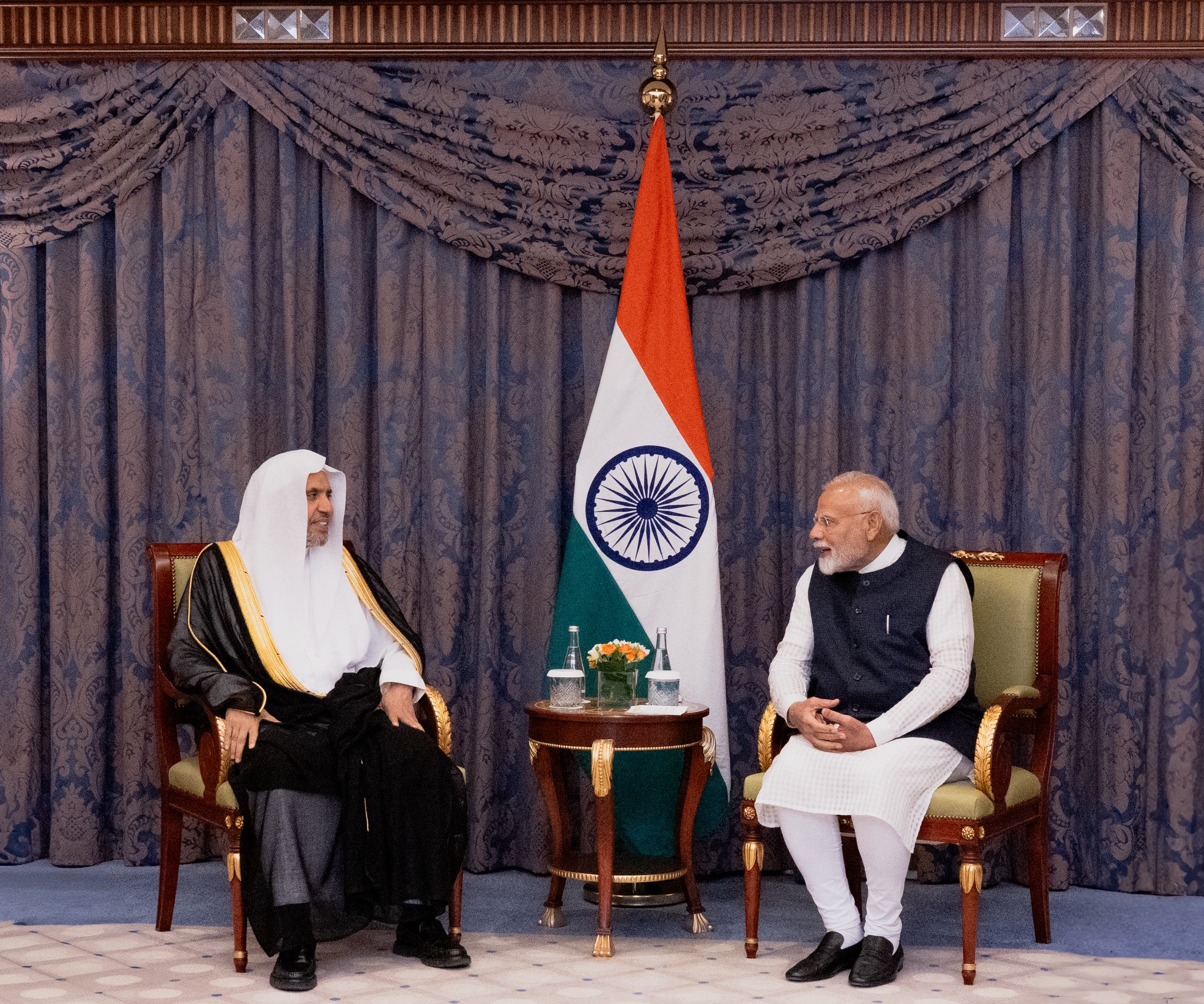  His Excellency Sheikh Dr. Mohammed Al-Issa, Secretary-General of the Muslim World League (MWL) and Chairman of the Organization of Muslim Scholars, met with His Excellency Mr. Narendra Modi, Prime Minister of India