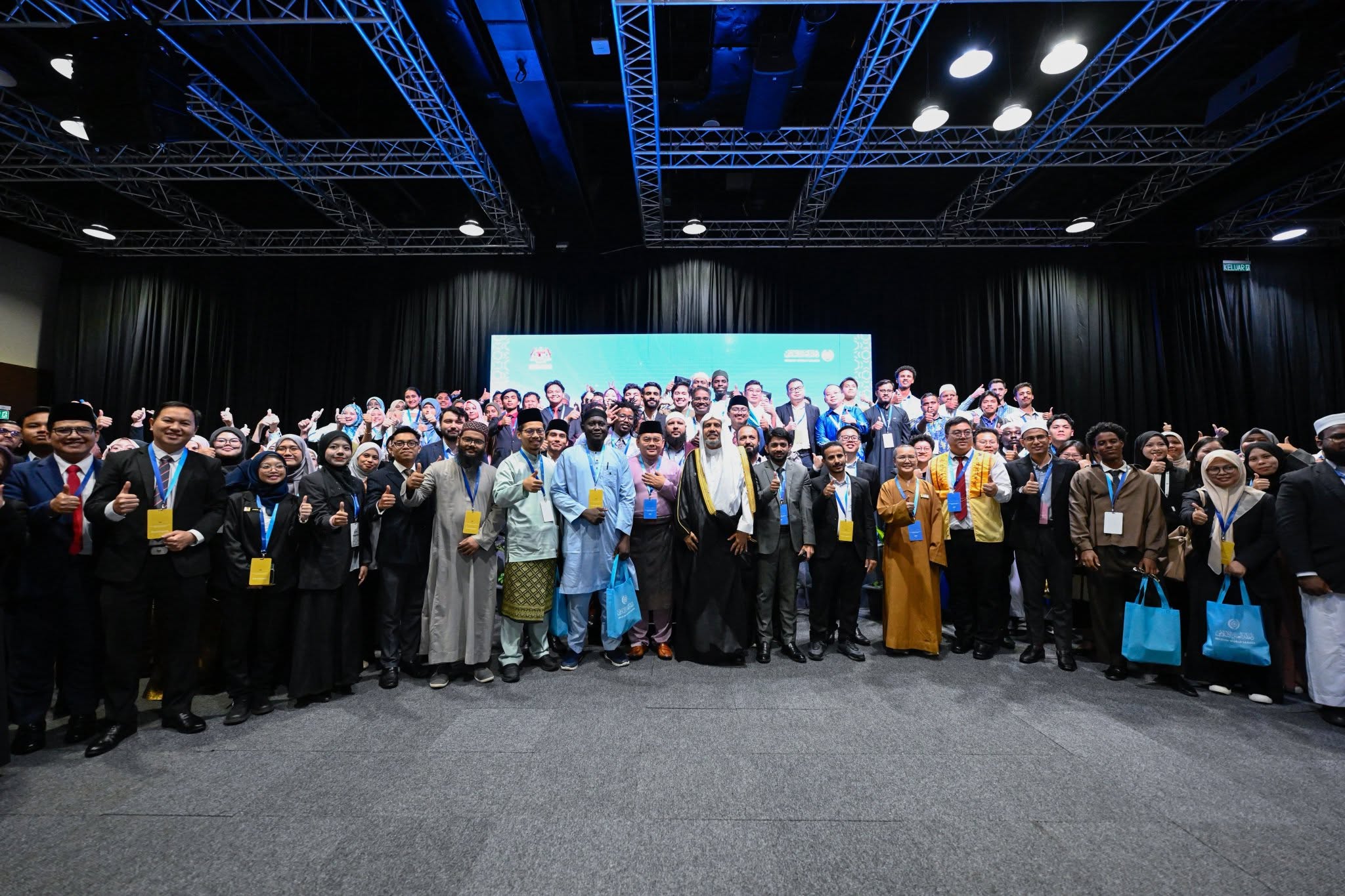 Le Secrétaire général de la Ligue islamique mondiale rencontre les principaux jeunes responsables des pays de l’ASEAN.