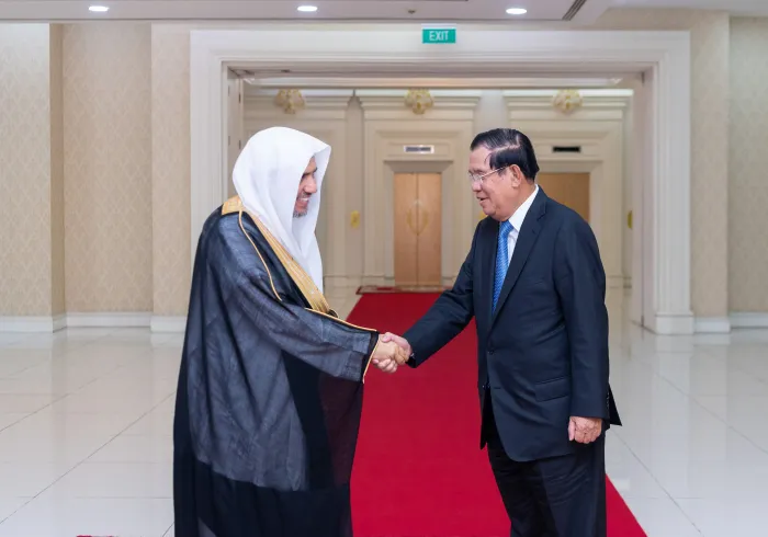 MWL’s Dr. Mhmd Alissa  praised the “Cambodian model of national harmony” and the government’s respect and empowerment of its Muslim community in a meeting with Prime Minister  hunsencambodia