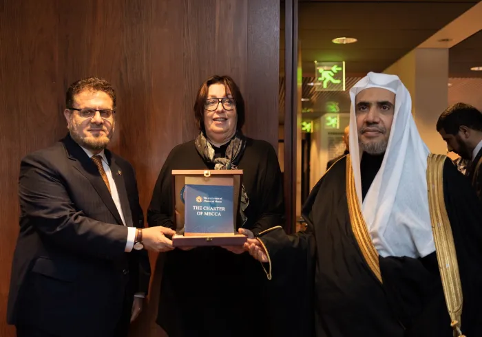 ‏في العاصمة الآيسلندية عقد معالي الشيخ د.محمد العيسى‬⁩ اجتماعاً موسعاً مع رئيسة حقوق الإنسان وعمدة بلدية العاصمة
