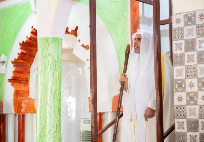 Today, from the Friday pulpit in Nouakchott, preceded by a grand scholarly reception, His Excellency Sheikh Dr. Mohammed Alissa delivers the Friday sermon and leads the prayer in the presence of senior scholars and a large congregation of worshippers.