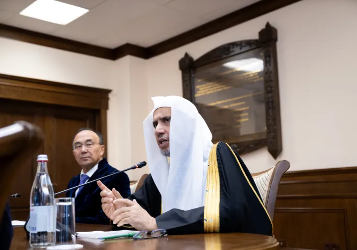 ‏صباح اليوم في العاصمة الكازاخية "أستانا":  ‏الشيخ د.⁧‫محمد العيسى‬⁩ ‬⁩ يُحاضِرُ في جامعة أستانا الوطنية عن: "التّحولات الفكرية المعاصرة"، تلا ذلك منحُه الدكتوراه الفخرية ودرجة الأستاذيّة الفخرية، بحضور رئيس الجامعة، ونُوّابِه، وأعضاءِ هيئة التدريس، والقيادات الطلابية.