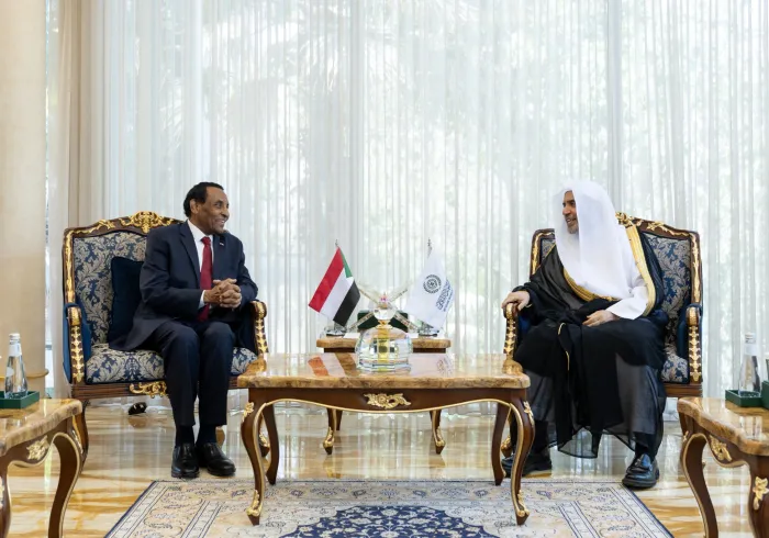 Yang Mulia Sekretaris Jenderal LMD, Ketua Organisasi Ulama Muslim, Syekh Dr. Mohammed Alissa , menerima kunjungan Yang Mulia Perdana Menteri Republik Sudan