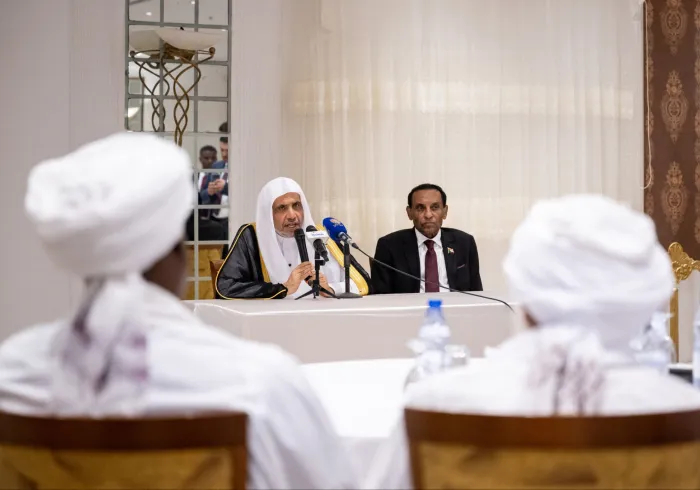 ‏التقى معالي الأمين العام، رئيس هيئة علماء المسلمين، فضيلة الشيخ د.⁧‫محمد العيسى‬⁩ ⁦‬⁩، وفدَ علماء جمهورية السودان