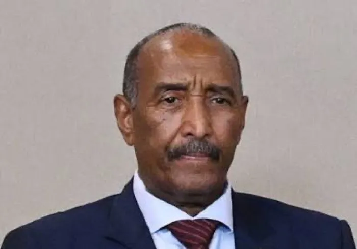 ‏في اتصالٍ هاتفيٍّ بفضيلته:  ‏فخامة رئيس مجلس السيادة السوداني، الفريق أول ركن عبدالفتاح البرهان يُعرِب في اتصالٍ هاتفيٍّ بمعالي الأمين العام، رئيس هيئة علماء المسلمين، فضيلة الشيخ د.⁧‫محمد العيسى‬⁩ ‬⁩، عن ترحيبِه بزيارة فضيلته الحالية للسودان، ولقاء الفعاليات السودانية، وفي مقدمتهم دولة رئيس الوزراء، وأعضاء حكومته، وذلك بمقر الحكومة المؤقت في بورتسودان، مُعَبِّرًا فخامته عن سعادتِه بلقاء فضيلته لولا تواجده الطارئ خارج بورتسودان؛ لتفقُّدِ مطار الخرطوم على إثر استهدافه مؤخرًا.