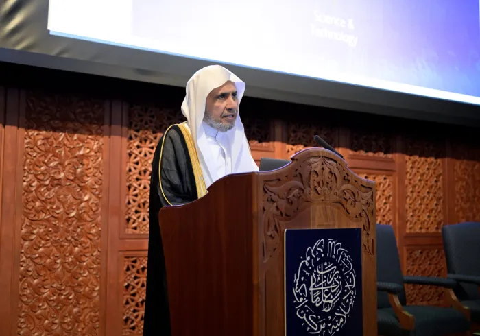 H.E. Sheikh Dr. Mohammed Al-Issa, Secretary-General of the MWL and Chairman of the OMS, delivered a keynote address at the opening of a high-level meeting of the Expert Group at the Oxford Centre for Islamic Studies