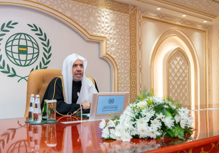 Yesterday at the Muslim World League headquarters in Makkah, His Excellency Sheikh Dr. Mohammad Al-Issa delivered a lecture to a delegation from Muslim minority students in European universities