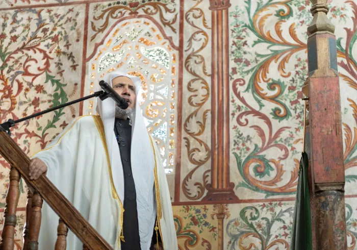 Depuis la chaire de la Grande Mosquée historique de Tirana, la capitale albanaise : cheikh Mohammed Al-Issa prononce le sermon du vendredi 16 février dans lequel il parle des valeurs de l'Islam et du comportement musulman :