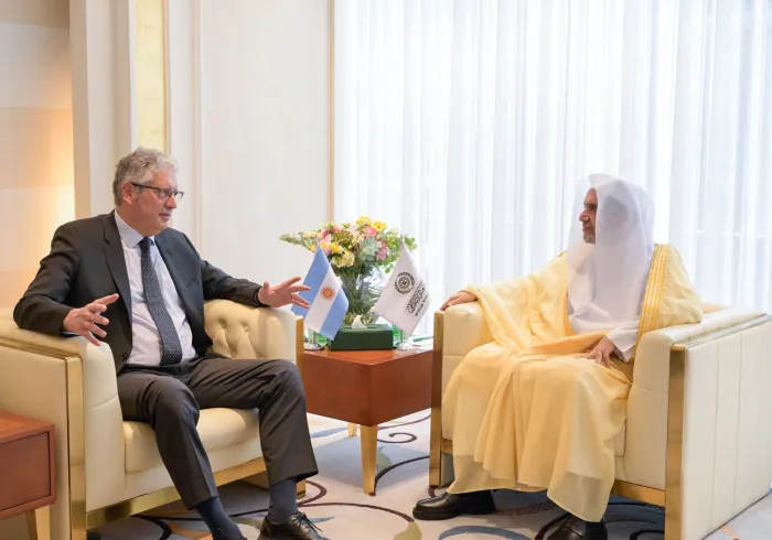 Yang Mulia Sekretaris Jenderal LMD sekaligus Ketua Organisasi Ulama Muslim, Syekh Dr. Mohammed Al-Issa  , menerima kunjungan Yang Mulia Duta Besar Republik Argentina untuk Kerajaan Arab Saudi