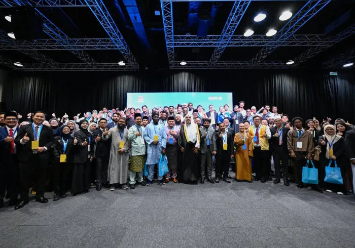 رابطہ عالم اسلامی کے سیکرٹری جنرل کی آسيان ممالک کے نامور نوجوان رہنماؤں سے ملاقات