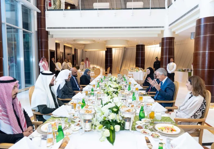  Dr. Al-Issa Meets with Former British Prime Minister Tony Blair