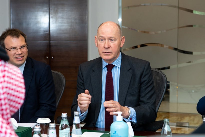 مساعد الأمين العام للاتصال المؤسسي، أ. عبدالوهاب الشهري يستقبلُ سعادة رئيس مركز اتصالات مكافحة داعش بوزارة الخارجية والتنمية البريطانية، السيد مارتن وار، يرافقه عددٌ من المستشارين والدبلوماسيين في المقر الفرعي للرابطة بالرياض