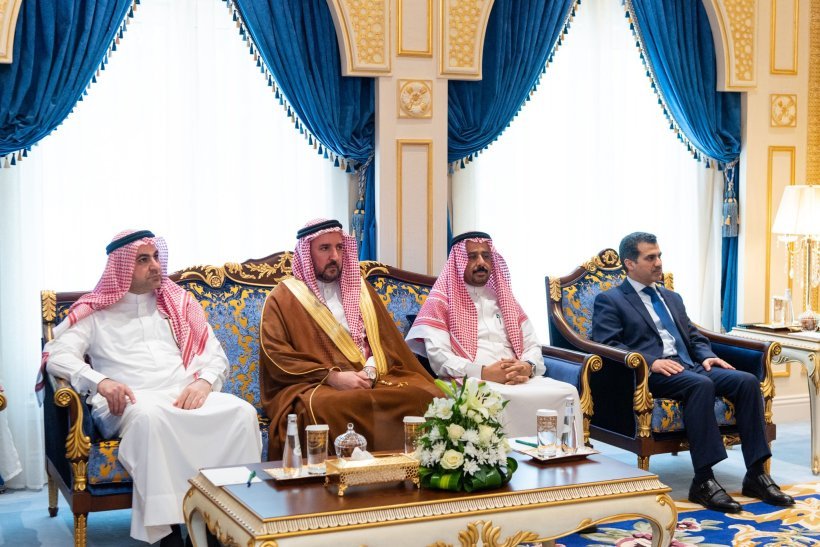 آج سیکرٹری جنرل اور چیئرمین مسلم علماء کونسل عزت مآب شیخ ڈاکٹر محمد العیسی نے رابطہ کے مرکزی دفتر مکہ مکرمہ میں سنی اوقاف دیوان کے صدر پروفیسر ڈاکٹر مشعان الخزرجی کا استقبال کیا۔