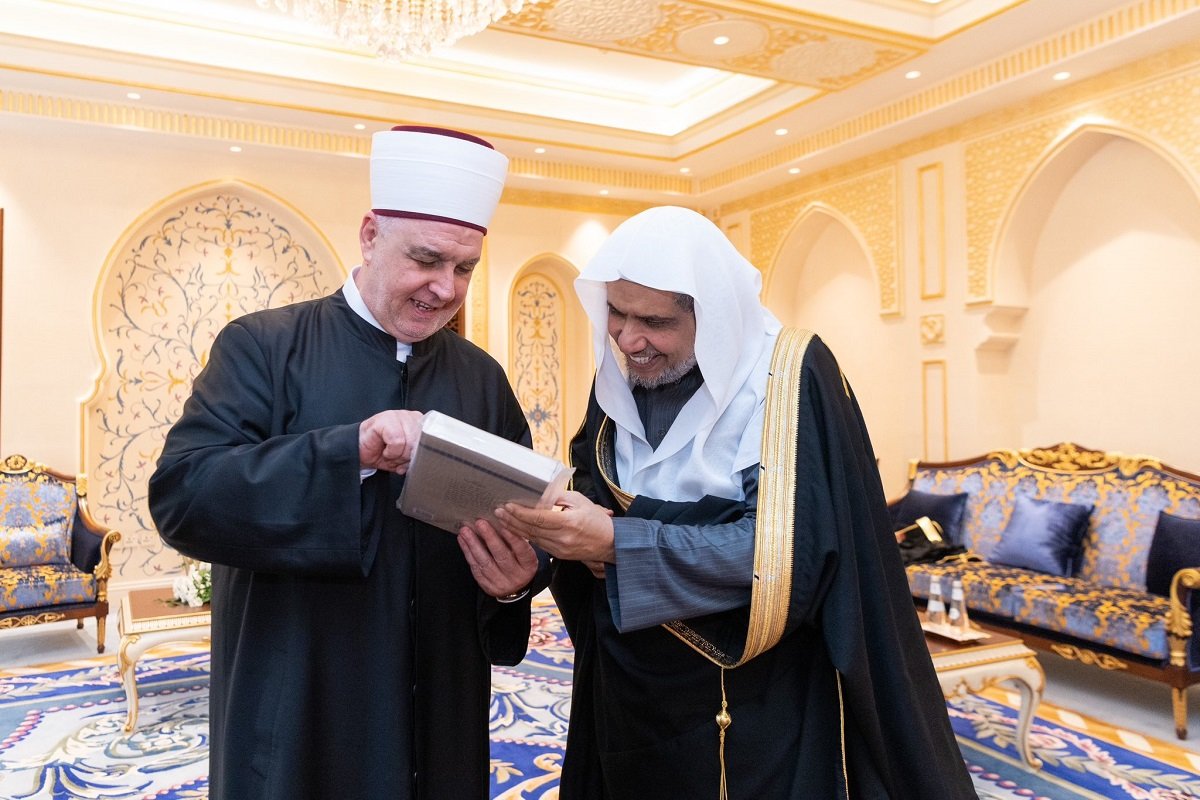 Sekretaris Jenderal LMD, Ketua Asosiasi Ulama Muslim, Syekh Dr.Mhmd Alissa , menerima Mufti Bosnia dan Herzegovina, Syekh Husein Kavazovic di kantornya di Makkah.