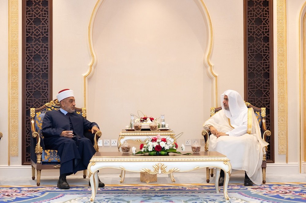 مقامات مقدسہ  میں  دنیا بھر سے حجاج کرام کی نئے سرے سے آمد پر مبارکباد اور امسال خطبۂ حج کے مندرجات کی ستائش رابطہ عالم اسلامی کے سیکرٹری جنرل  نے عالم اسلام کے نامور علمائے کرام ومفتیان عظام اور مذہبی رہنماؤں کا استقبال کیا