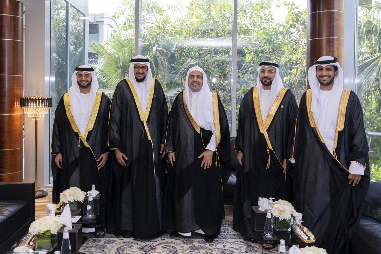 His Excellency Sheikh Dr. Mohammad Al-Issa meets with His Eminence Sheikh Al-Mahfoudh bin Bayyah, Secretary-General of the Abu Dhabi Forum for Peace.