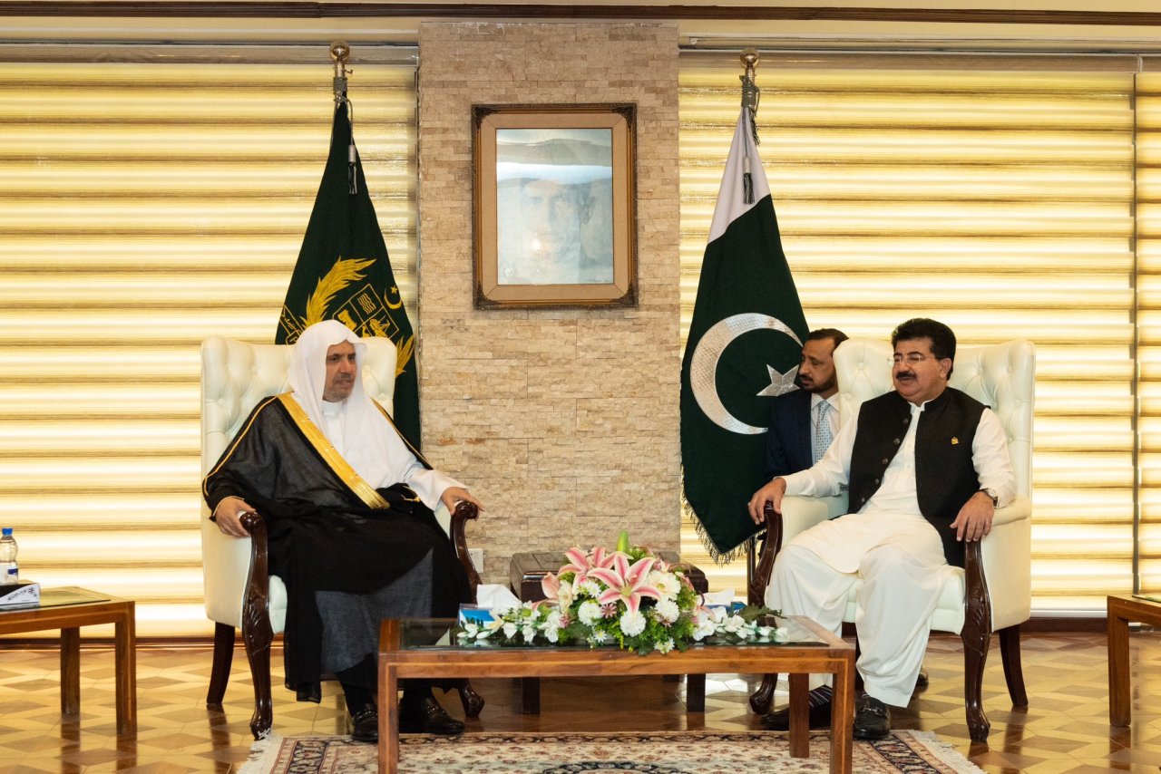 Dr. Al-Issa meets the Chairman of the Senate of Pakistan, Senator Sadiq Sanjrani
