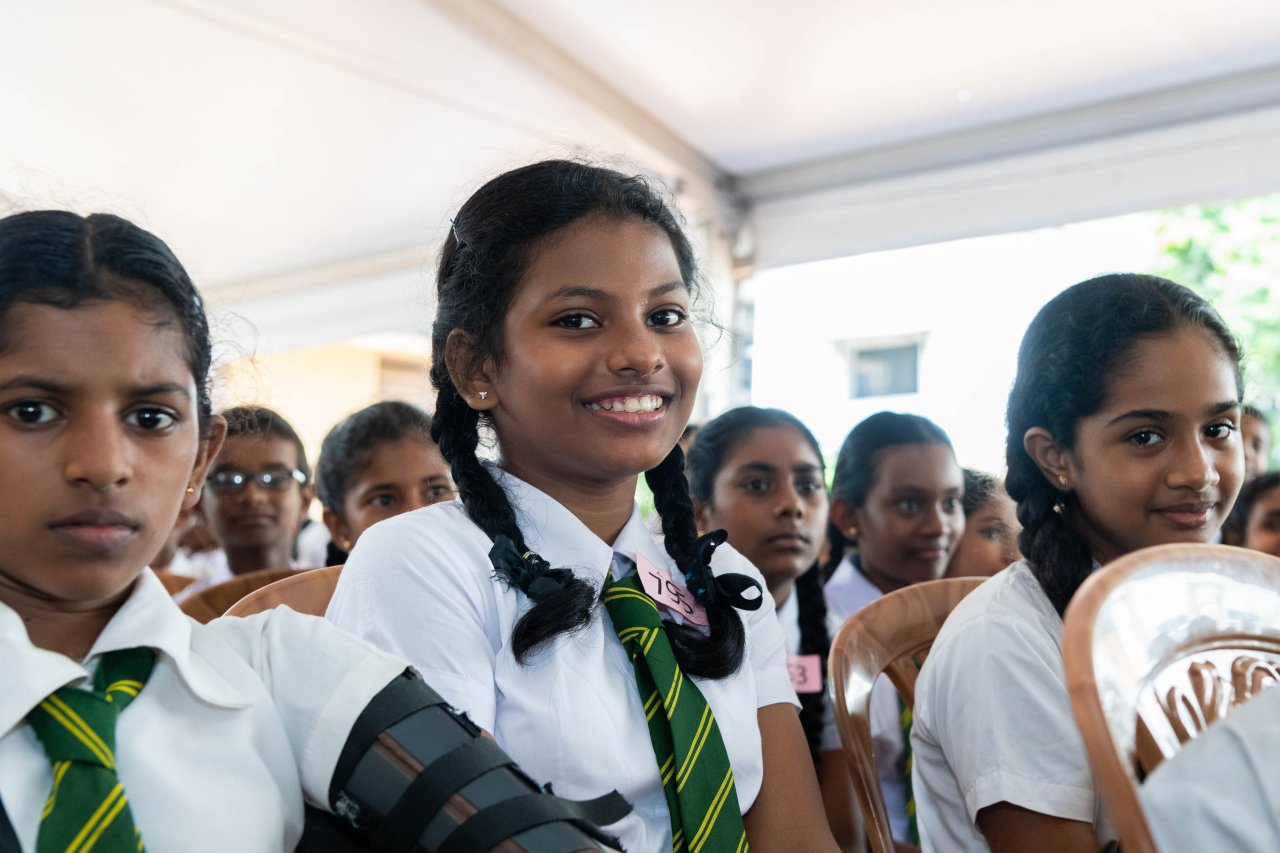 ‏تركِّز رابطة العالم الإسلامي‬⁩ “بالتنسيق المباشر مع الحكومات” على تحسين أحوال الأطفال في المجتمعات المحتاجة، ببرامج تعليمية وصحية ورعوية
