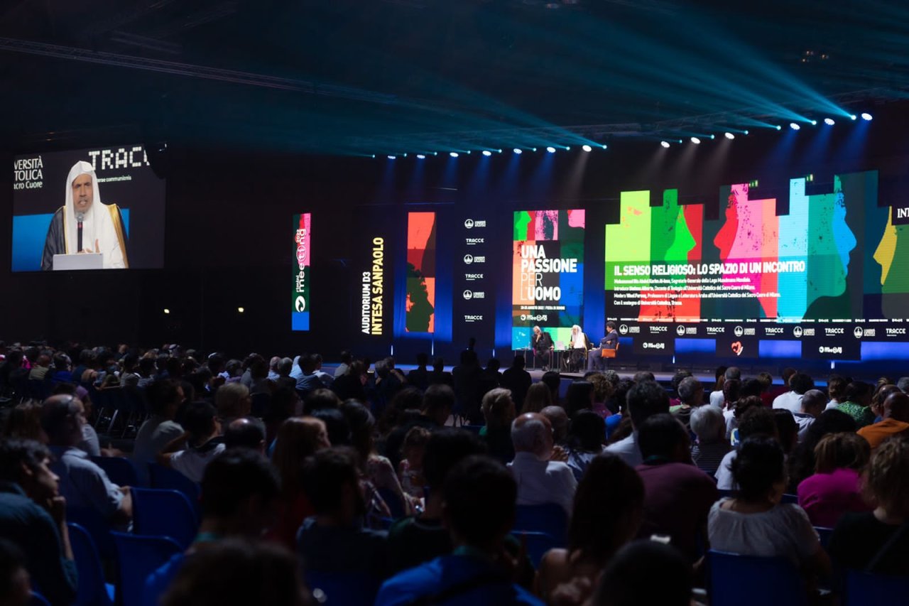 Dr. Al-Issa was honored to give the keynote address at the Rimini Forum