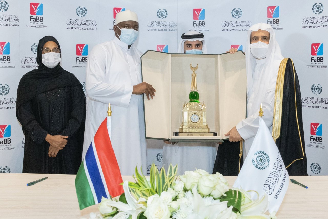 جناب دبیر کل شیخ دکتر محمد العیسی با جناب رئیس جمهور گامبیا آقای آداما بارو در مقر موزه بین المللی سیره پیامبر در مدینه