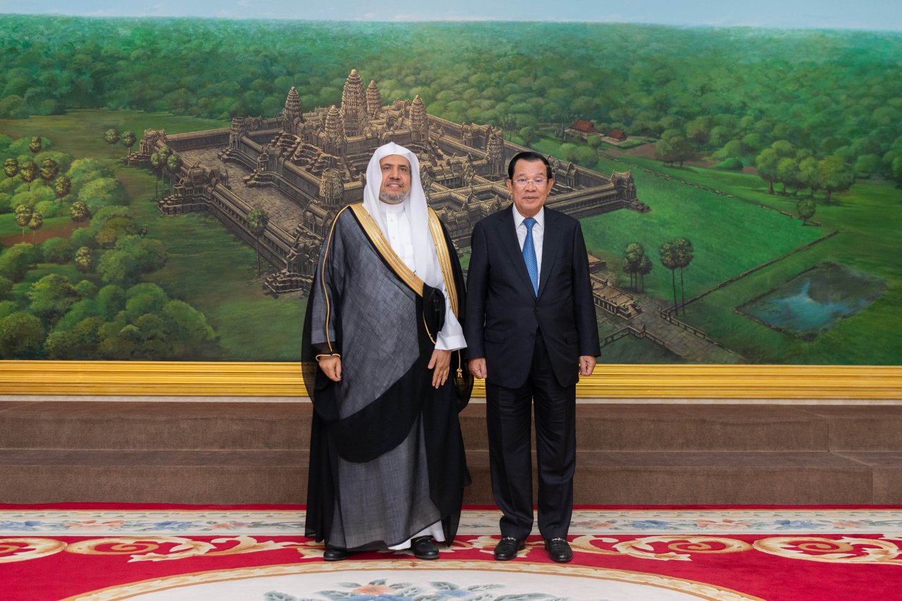 استقبل دولة رئيس وزراء مملكة كمبوديا، السيد هون سين، معالي الشيخ د. محمد العيسى