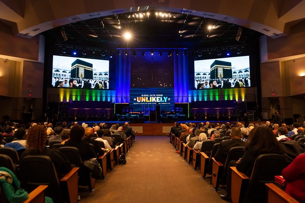 A documentary about the Charter of Makkah. Hundreds of thousands of Forum attendees watching on three stations and through the live broadcast