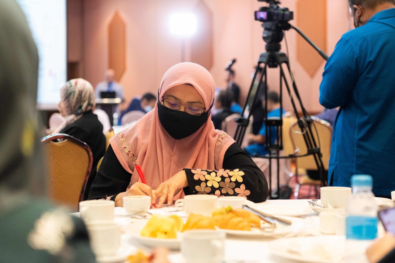 Mohammad Alissa tient une conférence à l’université islamique de Malaisie sur le thème «La valeur de la modération et de la coexistence»