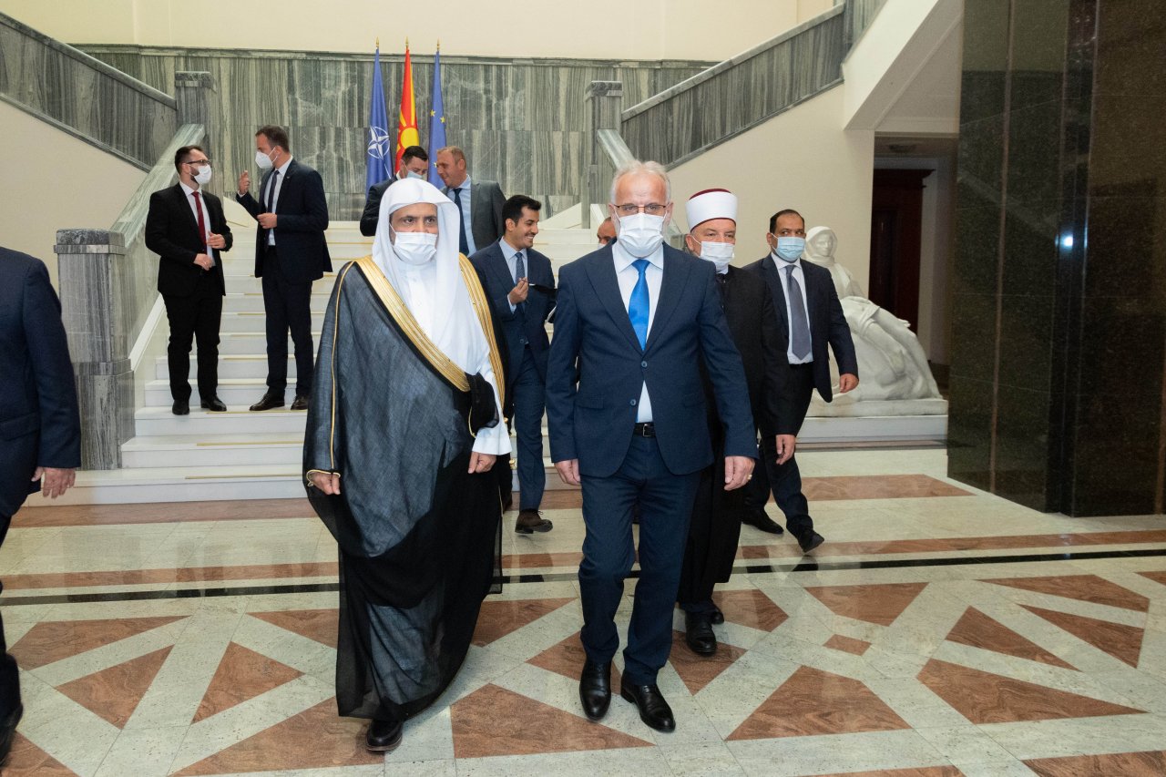 ‏استقبل معالي رئيس البرلمان في مقدونيا الشمالية د. تالات شافيري اليوم معالي الشيخ د. محمد العيسى‬⁩ الذي رحّب به في مقر البرلمان