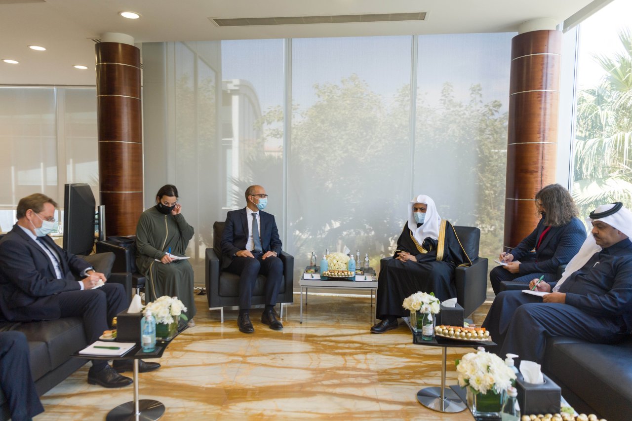 معالي الشيخ د محمد العيسى‬⁩ يستقبل اليوم مدير الشؤون السياسية والأمنية بالحكومة الفرنسية السيد فيليب إيريرا