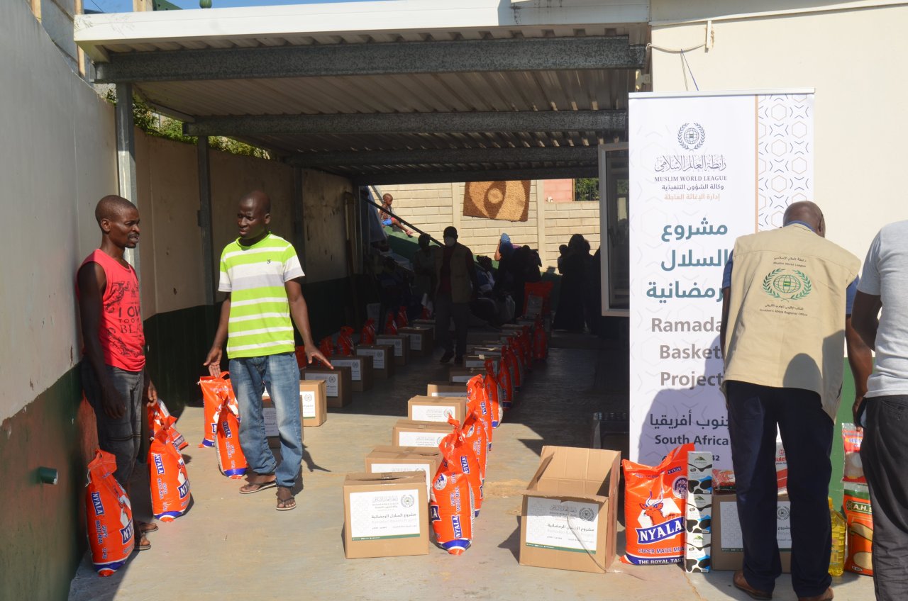 شهرٌ كريم.. باشرت فيه قوافل مشروع &quot;سلال رمضان ‬⁩ &quot; شرَفَ مهمتها في 30 دولة